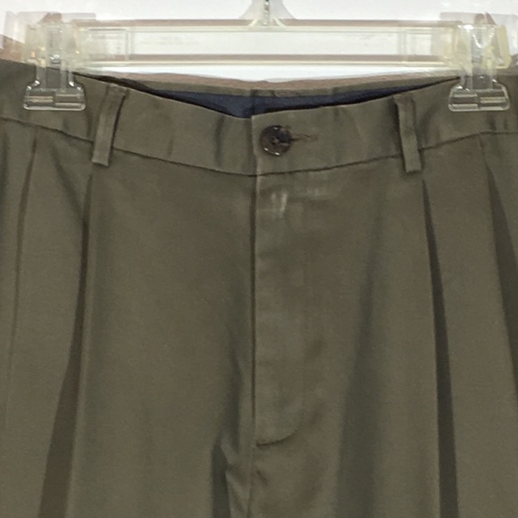 Haggar 36x30 Classic Fit Khaki pants - Picture 3 of 5